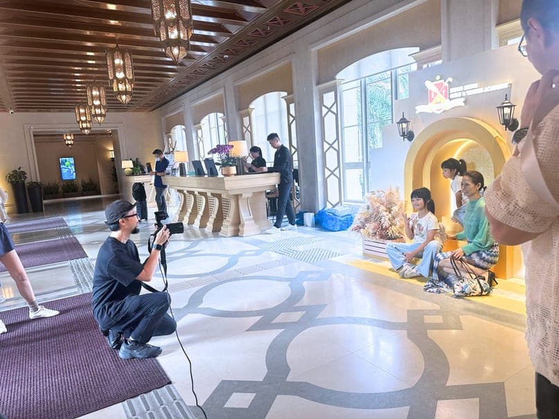 The HKGTA summer event hall, with the photographer working at the Mykonos-themed set.